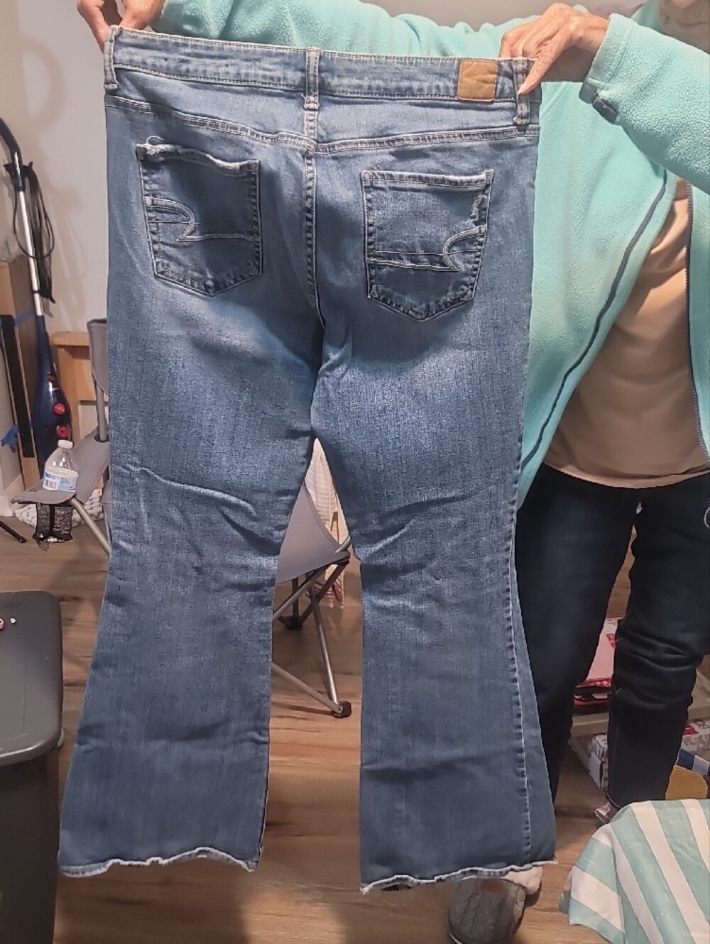 American Eagle Outfitters Light Blue Flare Distressed Jeans - Picture 3 of 3